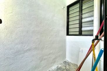 [REFURBISHED] SHOP APARTMENT TAMAN TENAGA KAJANG BANGI