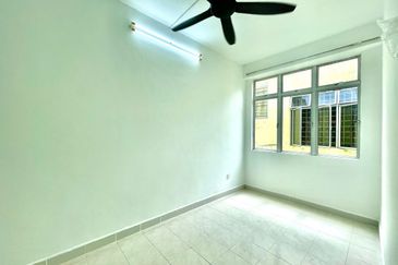 [REFURBISHED] SHOP APARTMENT TAMAN TENAGA KAJANG BANGI