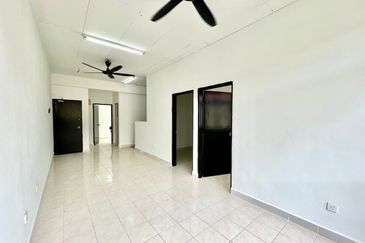 [REFURBISHED] SHOP APARTMENT TAMAN TENAGA KAJANG BANGI