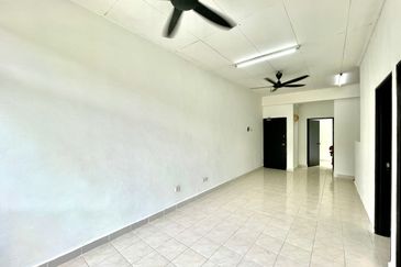 [REFURBISHED] SHOP APARTMENT TAMAN TENAGA KAJANG BANGI