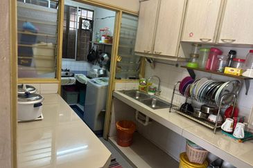 De Tropicana Condominium