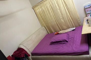 De Tropicana Condominium