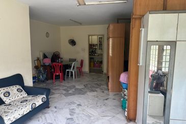 De Tropicana Condominium