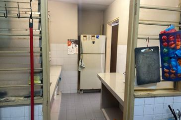 De Tropicana Condominium