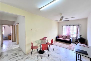 Residensi Warnasari 1