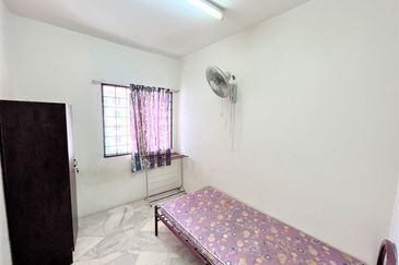 Residensi Warnasari 1