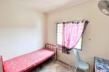 Residensi Warnasari 1