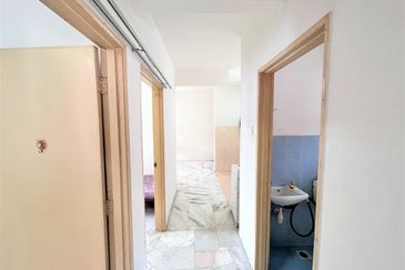 Residensi Warnasari 1