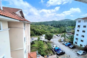 Residensi Warnasari 1