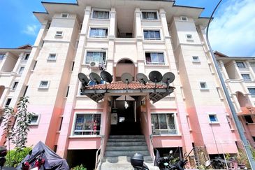 Residensi Warnasari 1