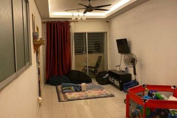 Residensi Bistaria, Ukay Bistari