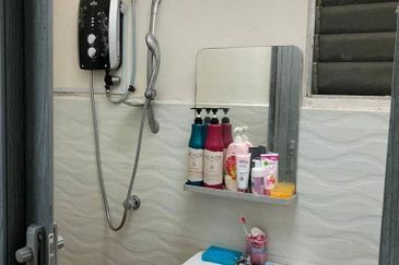 Residensi Bistaria, Ukay Bistari