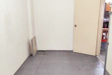 Aman Putra Apartment