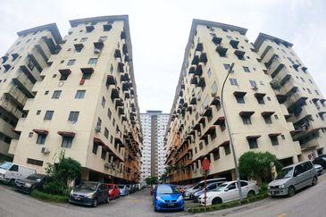 Aman Putra Apartment