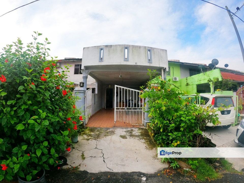 Double Storey Taman Dahlia, Bukit Beruntung, Rawang for Sale @RM200,000 ...