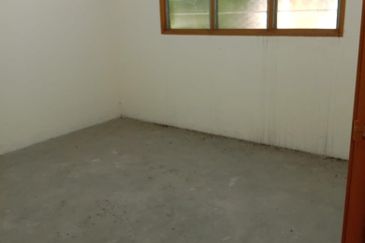 Johan Court Flat @ Alam Perdana