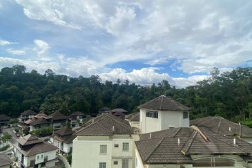 Pangsapuri Kristal (Crystal Tower), Taman Bukit Indah