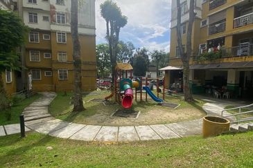 Pangsapuri Kristal (Crystal Tower), Taman Bukit Indah