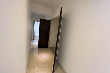 Royalle Condominium @ North Kiara