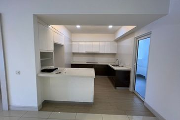 Royalle Condominium @ North Kiara