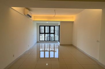 Royalle Condominium @ North Kiara