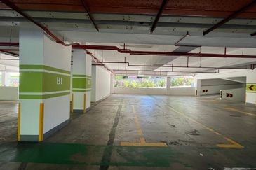 Royalle Condominium @ North Kiara