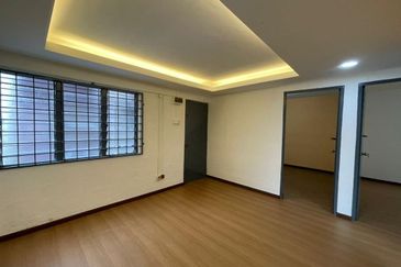 Kondo Rakyat (Desa Pantai Flat)