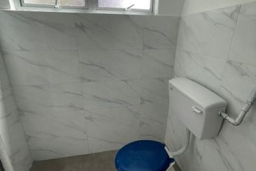 Kondo Rakyat (Desa Pantai Flat)