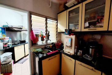 Pangsapuri Kristal (Crystal Tower), Taman Bukit Indah