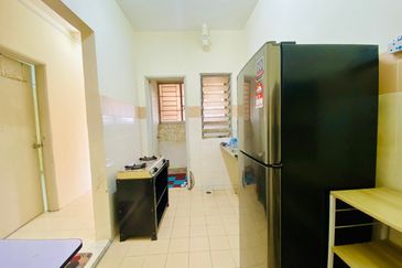 Residensi Bistaria, Ukay Bistari