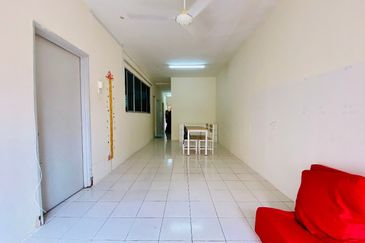 Residensi Bistaria, Ukay Bistari