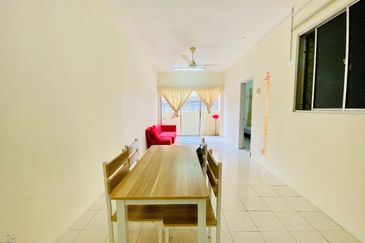 Residensi Bistaria, Ukay Bistari