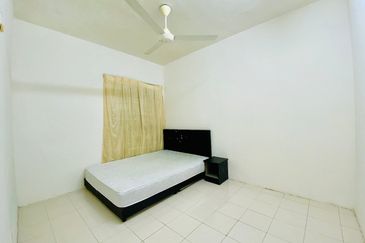 Residensi Bistaria, Ukay Bistari