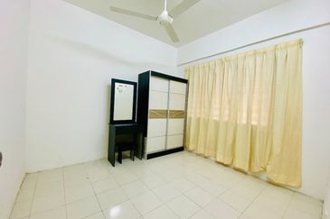 Residensi Bistaria, Ukay Bistari