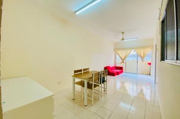 Residensi Bistaria, Ukay Bistari