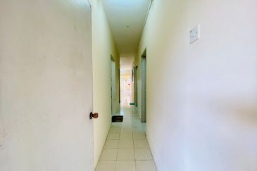 Residensi Bistaria, Ukay Bistari