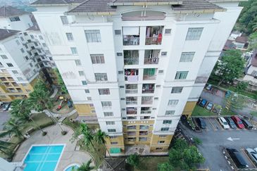 Pangsapuri Kristal (Crystal Tower), Taman Bukit Indah