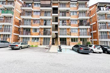 Villa Residence @ Goodview Heights