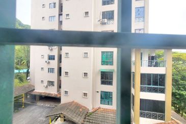 Emerald Hill, Taman Bukit Indah