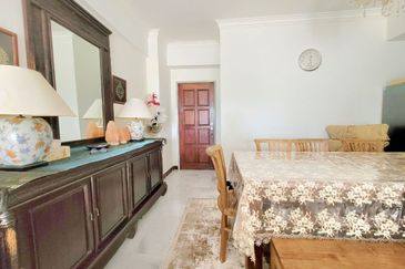 Emerald Hill, Taman Bukit Indah