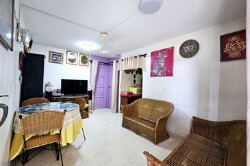 Flat Pandan Jaya Near LRT (Walking Distance), 2 Covered Parking Space, KL