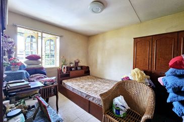 Flat Pandan Jaya Near LRT (Walking Distance), 2 Covered Parking Space, KL