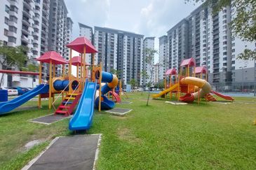 Residensi Laguna Biru 2