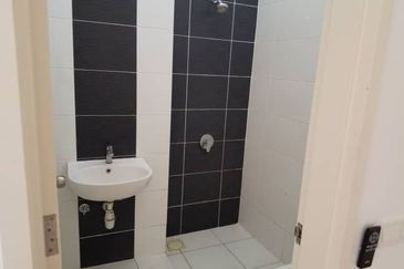 Cradleton @ Eco Majestic