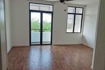 Cradleton @ Eco Majestic