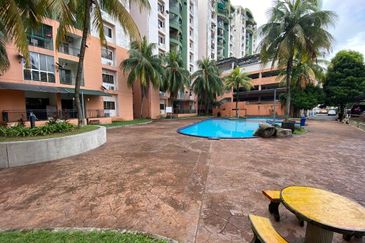 City Garden Palm Villa Condominium