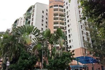City Garden Palm Villa Condominium