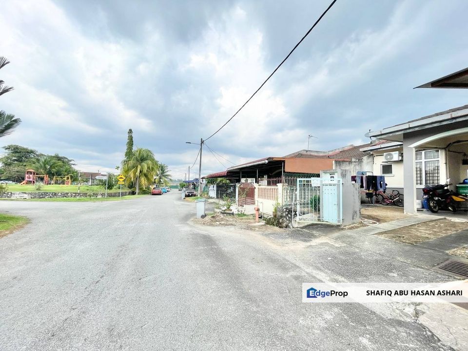 Single storey House Taman Seri Mambau for Sale RM180,000 By SHAFIQ ABU