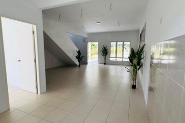 Corner Lot Freehold Double Storey House nr Mambau Seremban 2 town