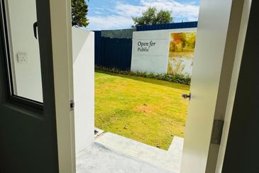 Corner Lot Freehold Double Storey House nr Mambau Seremban 2 town